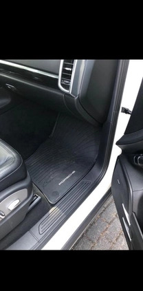 Porsche Cayenne cena 99999 przebieg: 203000, rok produkcji 2010 z Poznań małe 37